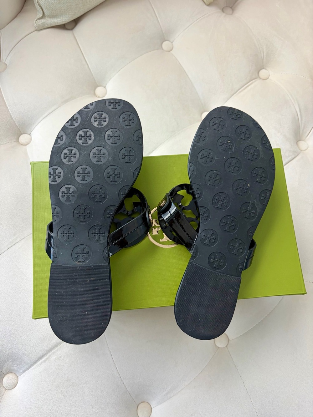 Tory Burch Black Patent Leather Logo Thong Sandals with Gold Accents - Picture 6 of 6